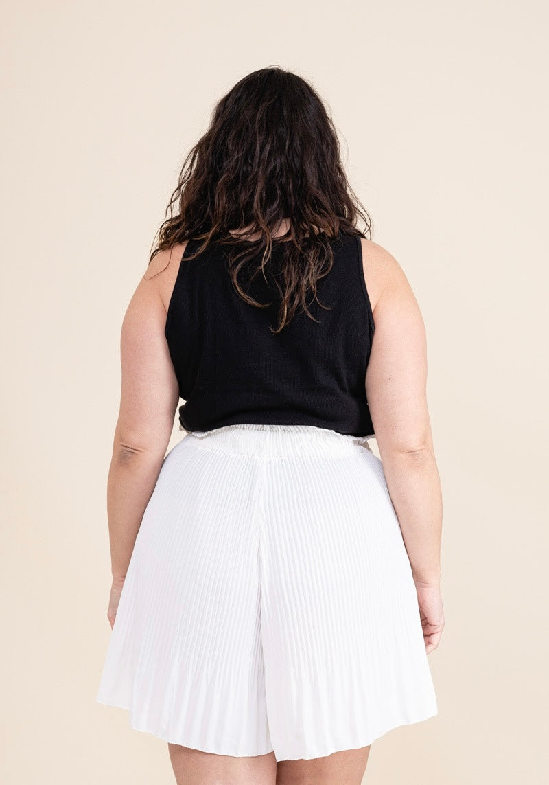 Short fluide plissé